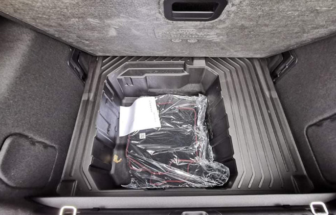 Navan Ford Puma EcoBoost Hybrid luggage